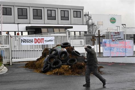 Nestlé cierra una fábrica en Francia tras un escándalo de pizzas