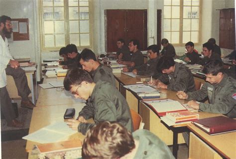 Photo de classe La TB 1984 de 1984 Lycée Militaire D autun Copains d