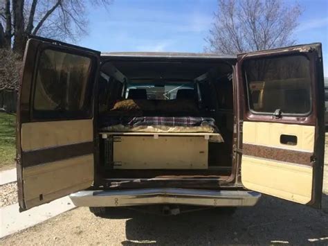 1979 Ford E 250 Econoline Club Wagon Chateau Standard Passenger Van 2