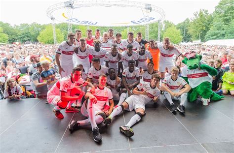 VfB Stuttgart Fans sind heiß auf neue Saison VfB Stuttgart