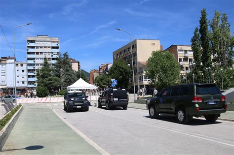 Kosovska Policija Postavila Betonske Prepreke Za Kamione Na Mostu Kod