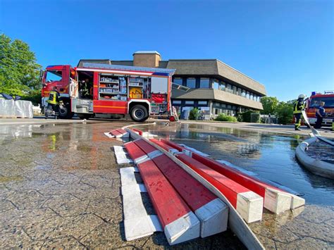 Alarm Bung Brand In Geb Ude Menschenleben In Gefahr Freiwillige