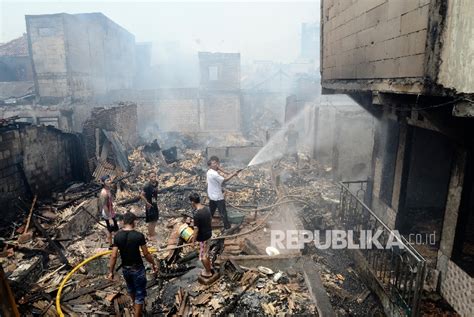 Kebakaran Di Pesing Koneng Republika Online