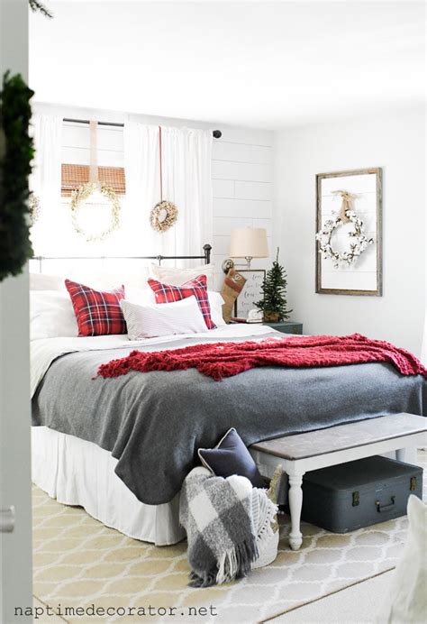 A Cozy Christmas Bedroom