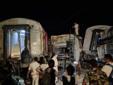 Bihar Train Accident 4 Dead Over 70 Injured As North East Superfast