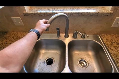 Kitchen Faucet Won T Swivel Top Cause And Quick Fix Solution My