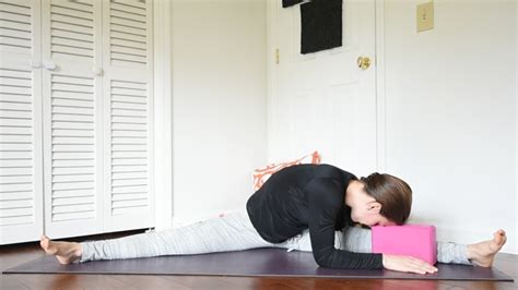 60 Minute Beginner Yin Yoga Sequence The Artisan Life