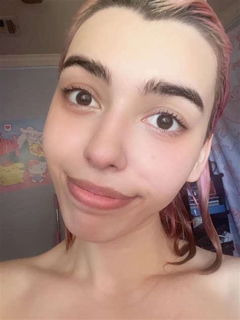 Friendly Reminder To Do Your Skincare Routine 🍓 F21 R Selfie