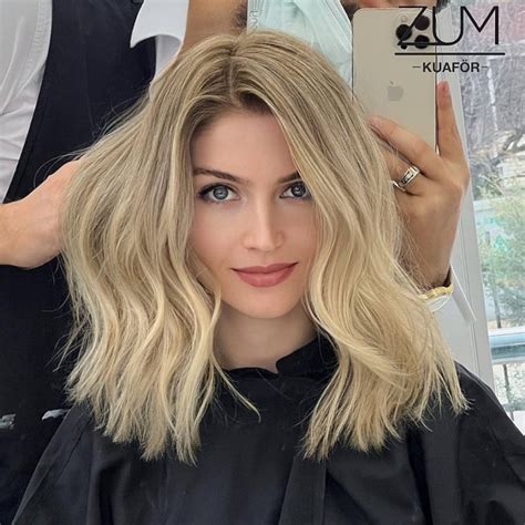 33 Medium Length Blonde Hairstyles 2022 — Creamy Blonde Lob Haircut