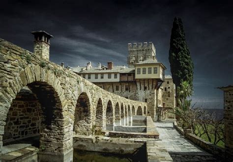 agion oros taxideyei sto amboyrgo   fwtografiko odoiporiko toy