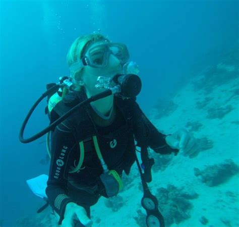 Pin By Diveman On Scubagirls Scuba Girl Scuba Diving