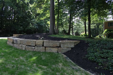 Natural Boulder Retaining Wall Indian Run Landscaping