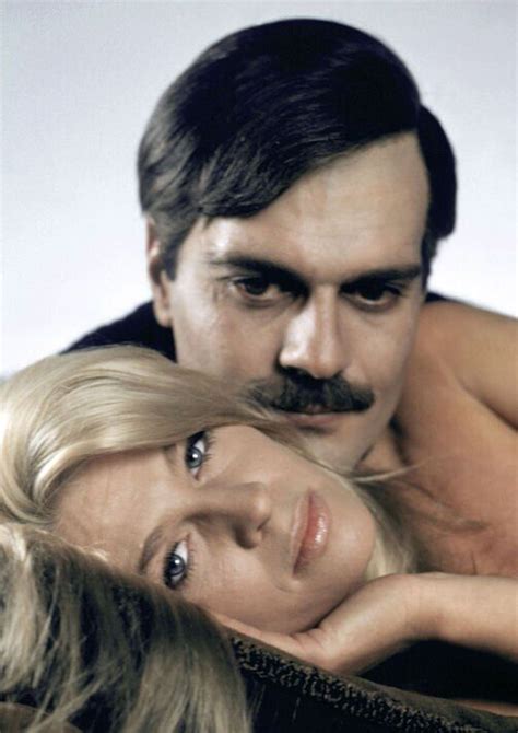Omar Sharif Was Horrified By Julie Christies Habit On Doctor Zhivago