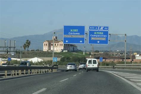 Cinco Heridos Tras Colisi N De Dos Veh Culos En M Laga En La Madrugada