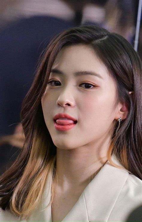 Ryujin Itzy😀 Fotografi Kecantikan Rambut Dan Kecantikan Warna Rambut