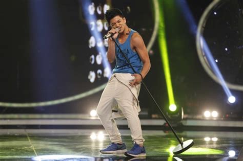 Hot boy Việt kiều cởi áo khoe cơ bắp quyến rũ Hồng Nhung