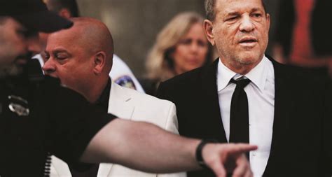 Affaire Weinstein Un Livre Pour Dénoncer Les Complicités Du Prédateur