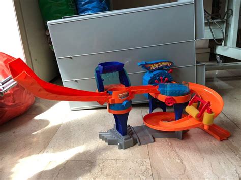 Hot Wheels Bubble Matic Carwash Playset Hobbies Toys Toys Games On Carousell