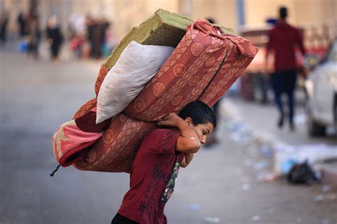 Photos: Evacuation of Gaza City - The Atlantic