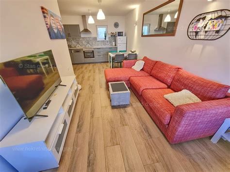 Malinska Moderan Apartman U Prizemlju