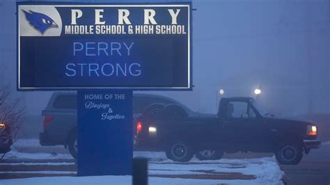 Perry, Iowa middle school students return to class | wqad.com