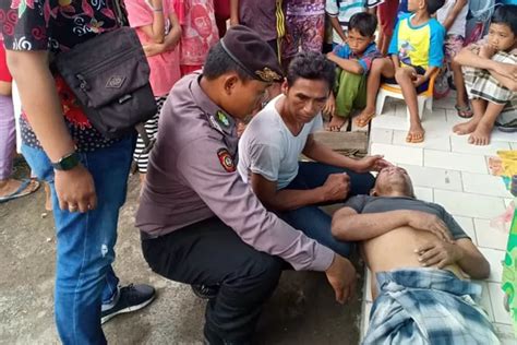 Warga Panggungrejo Tiduran Di Tengah Jalur Ka Diduga Hendak Bunuh Diri