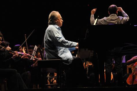 Poeta del Teclado Frank Fernández en los 55 del coro de cantores de