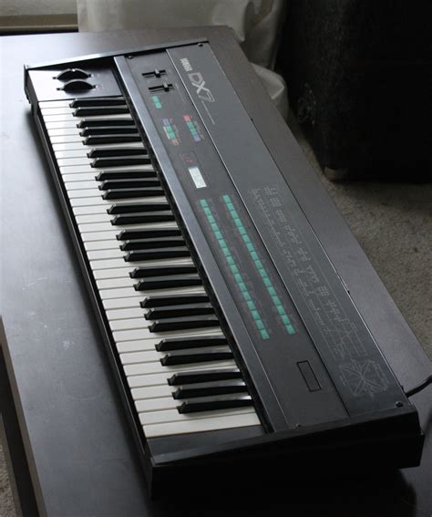 JORDAN SYNTH — Yamaha DX7, FM Synthesizer.