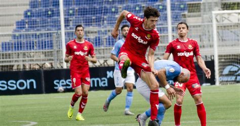 El Nàstic haurà de filar prim amb els 15 futbolistes no sub 23 que