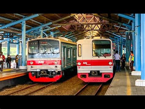 Kesibukan Kereta Listrik KRL Commuter Line Di Stasiun Juanda Tokyu