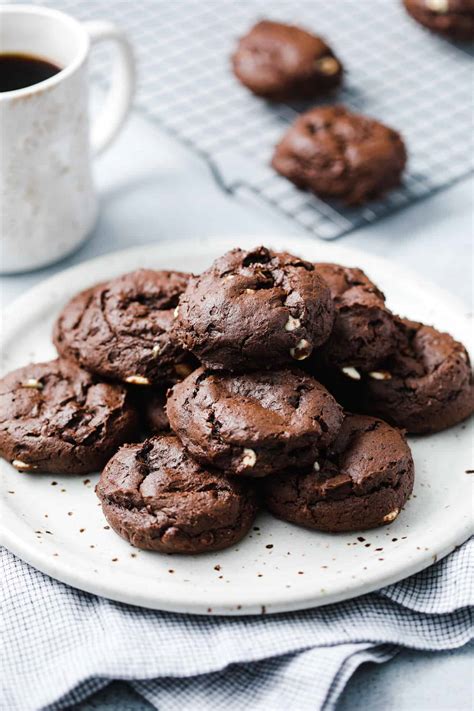 Super Fudgy Chocolate Cookies Chewy The Dinner Bell