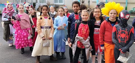 Le carnaval Ecole et collège Notre Dame à Janville