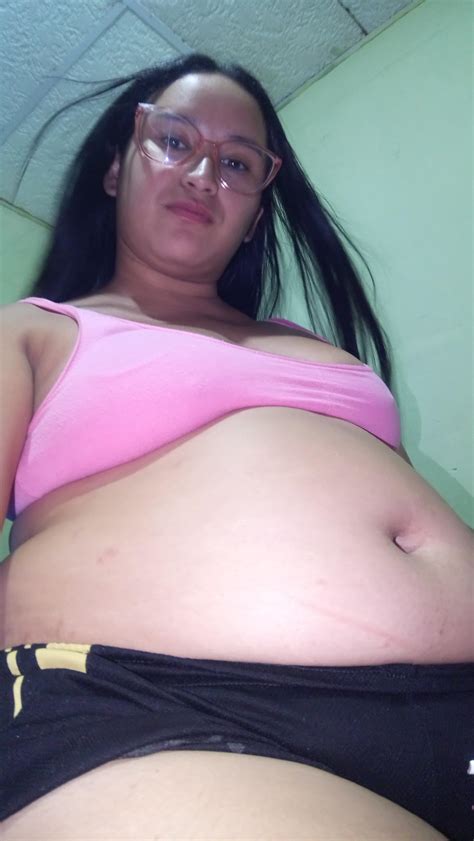 My belly looks very sexy on this day : r/ClothedPreggo