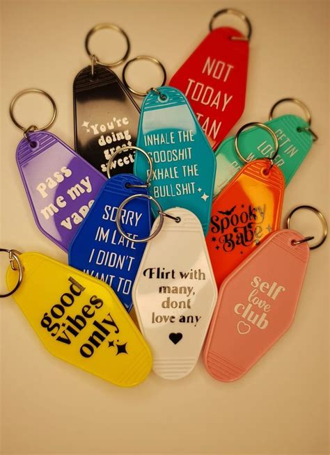 Custom Retro Motel Keychain Vintage Keychain Custom T Personalised