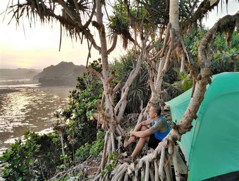 Obyek Wisata Pantai Somandeng Gunungkidul Tawarkan Panorama Indah