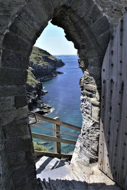 IL CASTELLO DI TINTAGEL TRA LEGGENDE E MAGIA IN CORNOVAGLIA CRINVIAGGIO