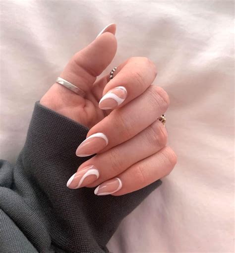 Summer Almond Nails 2025 Kota Vanbruin