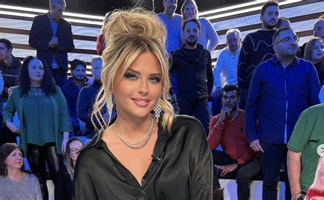 Kelly Vedovelli opérée elle donne des nouvelles dans TPMP