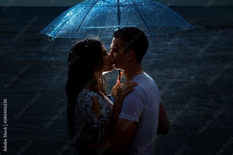 Couple Silhouette Umbrella Kissing