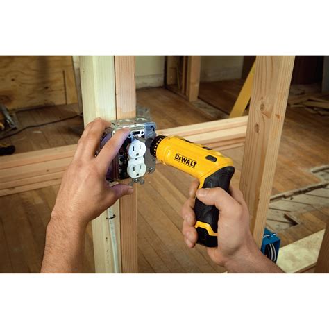 Dewalt 8v Cordless Electric Gyroscopic Screwdriver Kit With 2 Batteries