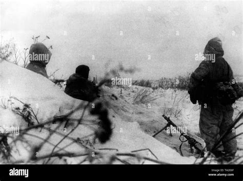 Drei Soldaten Eines Ss Trooper Einheit An Einem Unbekannten Ort An Der