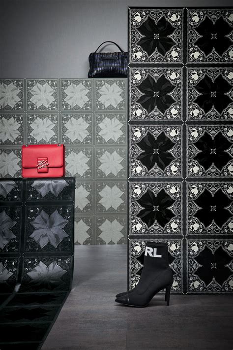 Karl Lagerfeld: Diese Tapeten lassen Prints des Modeschöpfers hochleben ...