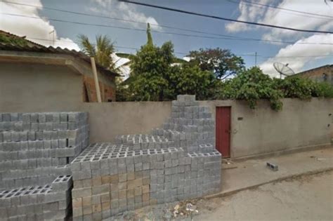 Minas Gerais Corpo Carbonizado Encontrado Em Casa E Tr S S O Presos