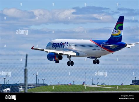 Spirit Airlines Hi Res Stock Photography And Images Alamy