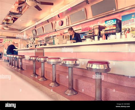 Lunch Time In A 1950s American Diner In New England Usa Stock Photo