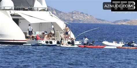 Jessica Biel Sexy Seen Flaunting Her Hot Bikini Body On A Yacht Alongside Justin Timberlake In