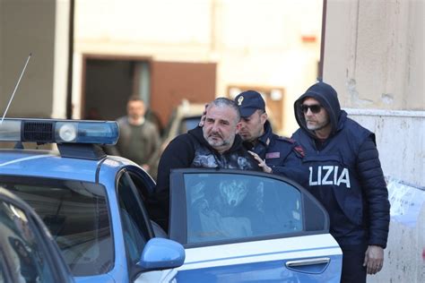 Palermo Droga Ed Estorsioni Allo Zen Arresti La Repubblica