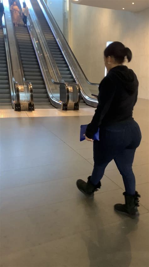 Huge Ass Latina In Jeans Phat Oc Forum