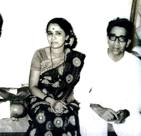 Uddhav Thackeray Wiki, Age, Caste, Wife, Children, Family, Biography ...