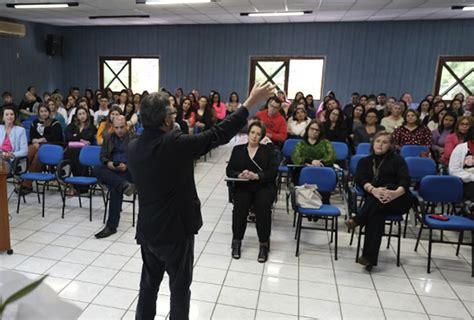 Seminário capacita educadores em Marechal Floriano Montanhas Capixabas